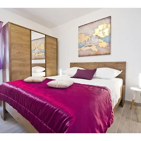 Heart Of Apartment Split